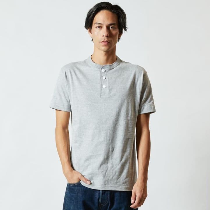 <h5>United Athle</h5>5.6oz.亨利領T-shirt